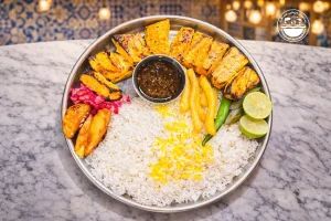 چلو ماهی کبابی در رستوران قشم